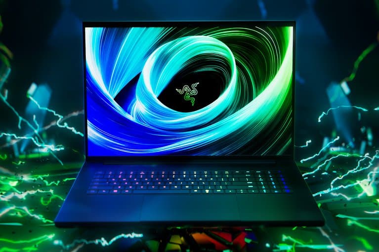 Razer Blade 18 — RTX 5090 Gaming Laptop